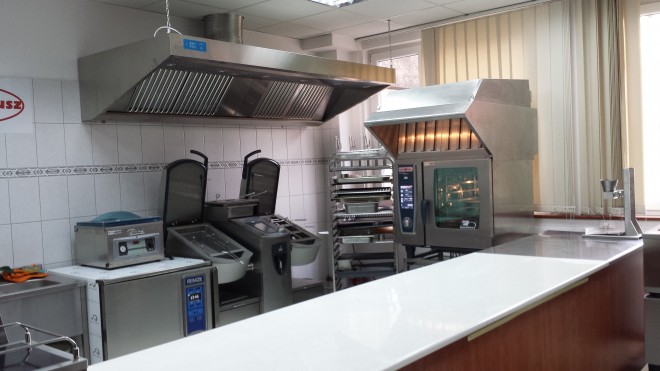 Gyors és precíz sütőberendezés a modern konyhákba! A Kombi Plusz Kft. elsősorban Frima technológiájú sütőket forgalmaz.