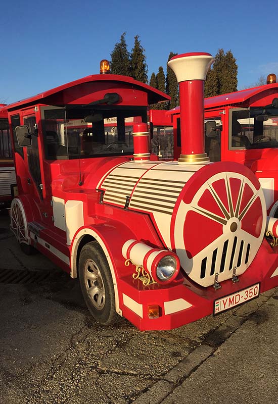 Minőségi kisvonatok megfizethető árakon Elérhető árakon bérelhetünk minőségi kisvonatokat a cégtől.
