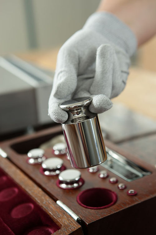 Szakszerű, a törvényeknek maximálisan megfelelő mérleg hitelesítést igényelhet Szakszerű mérleg hitelesítést igényelhet kedvező árakon.