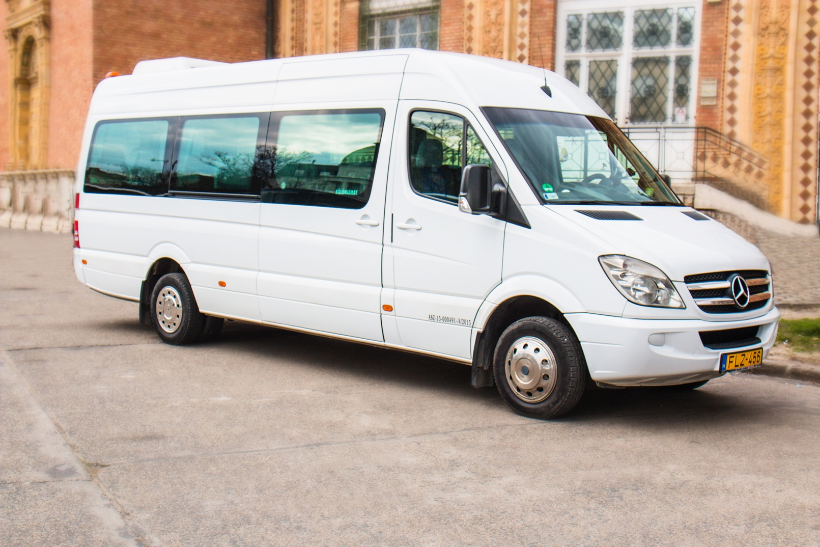 Kis- vagy midibusz-bérléshez keres partnert?