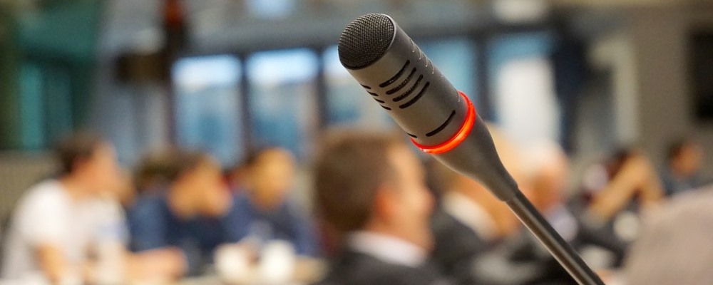 Konferenciatolmácsolást keres?