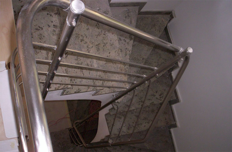 Rozsdamentes korlát