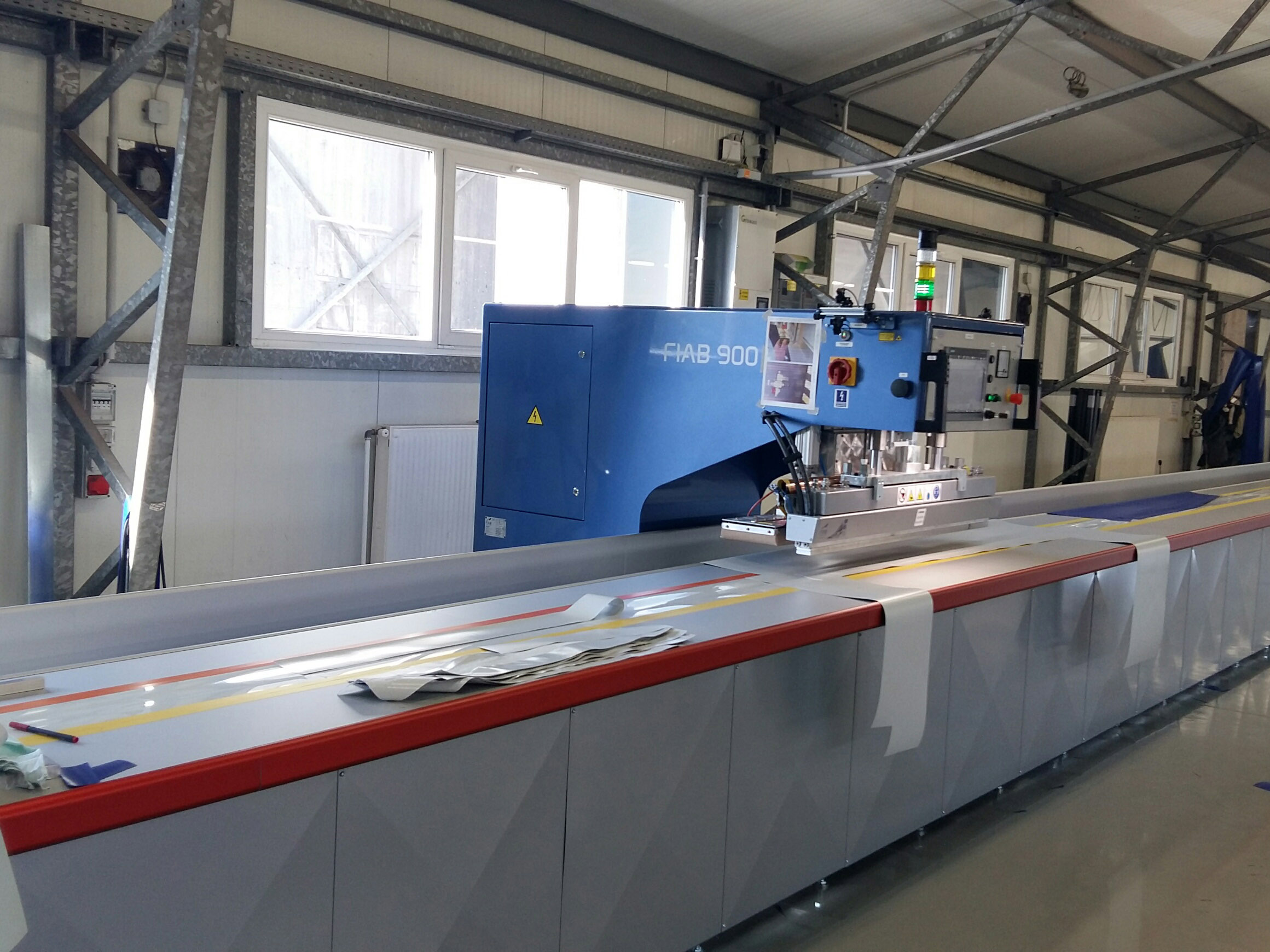 Hatékony reklámozás külföldre is: a reklámponyva