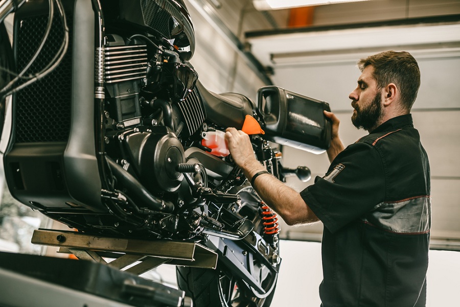 A Motul 5w40 egyenesen motoroknak készült!