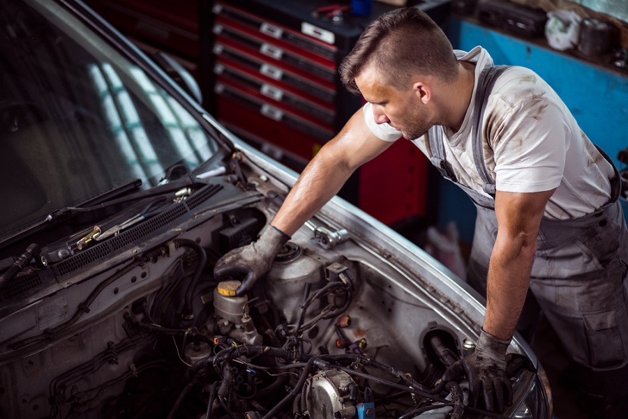 A Castrol 5w40 remek védelmi réteget hoz létre az alkatrészeken